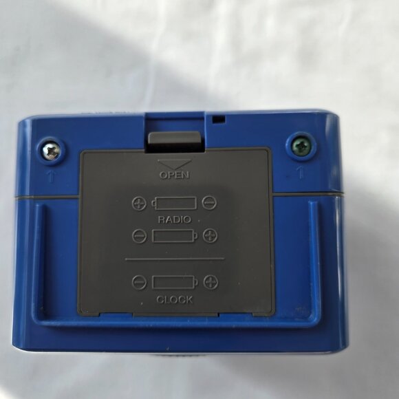 Vintage Blue Sony Cube ICF-A10W AM/FM Clock Radio Alarm - Picture 9 of 10